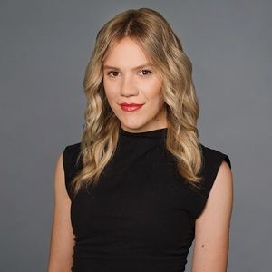 Meet your Posher, Lara